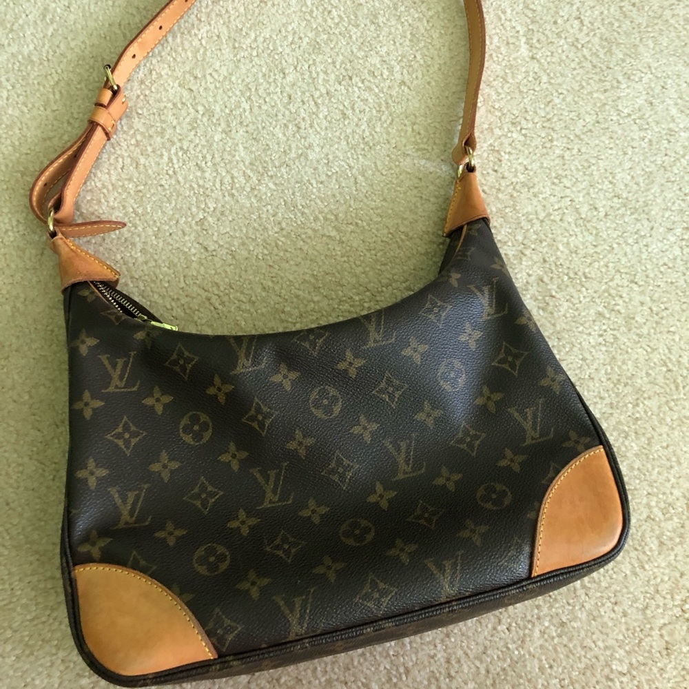 Authentic Louis Vuitton Boulogne 30